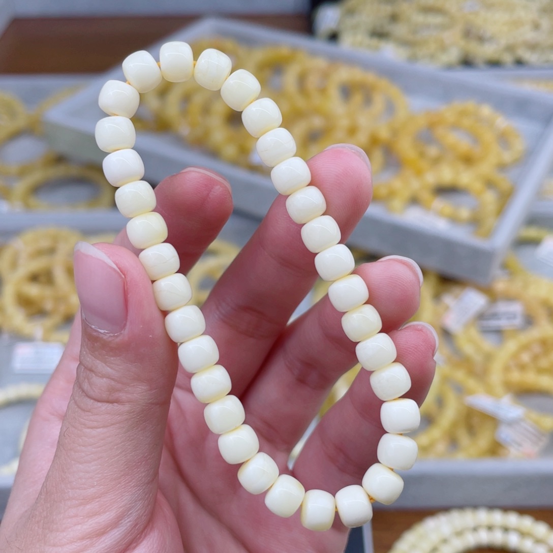 蜜蜡裸石未镶嵌蜜蜡308