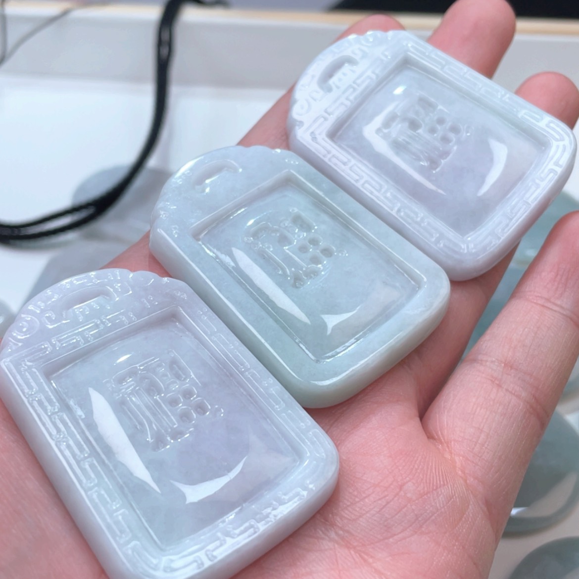 【闪购商品】翡翠颈饰未镶嵌-多样化发货