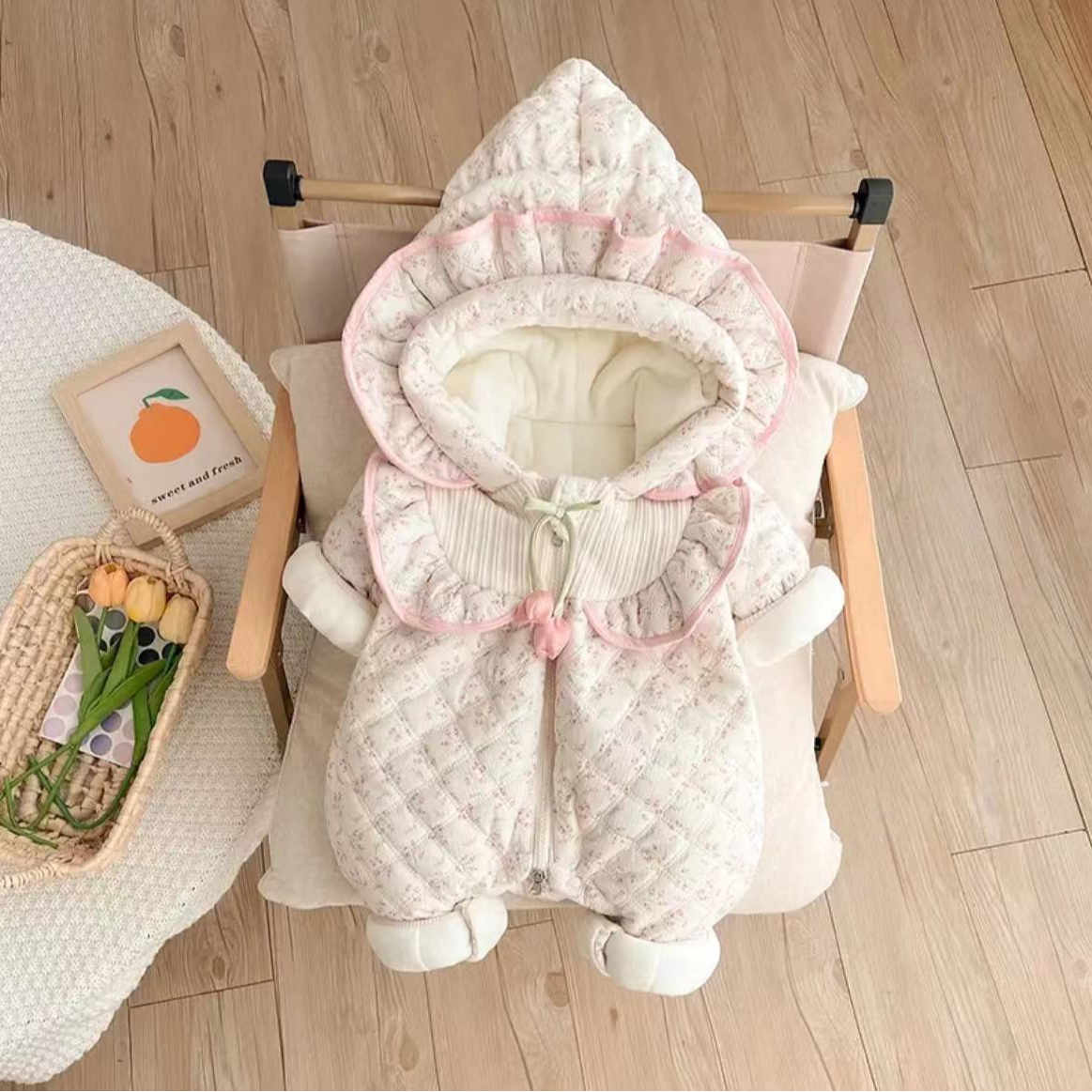 婴儿外出服冬季宝宝连体服秋冬款加厚连帽碎花爬爬服公主花边衣服