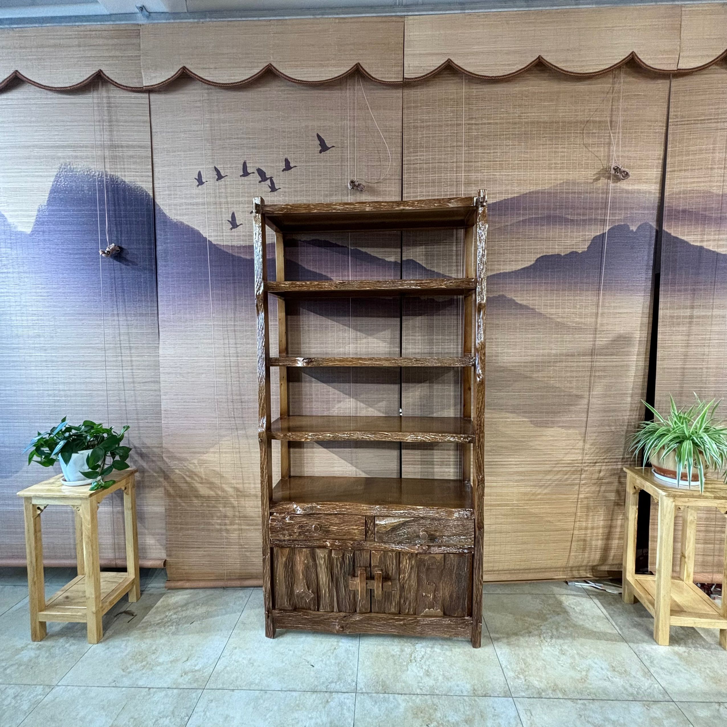 桤木实木胡桃色自然边博古架多宝阁