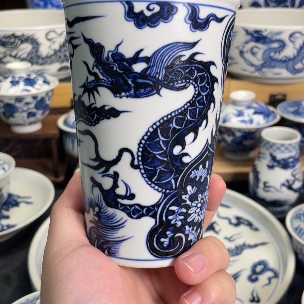 【闪购商品】陶瓷穿花龙