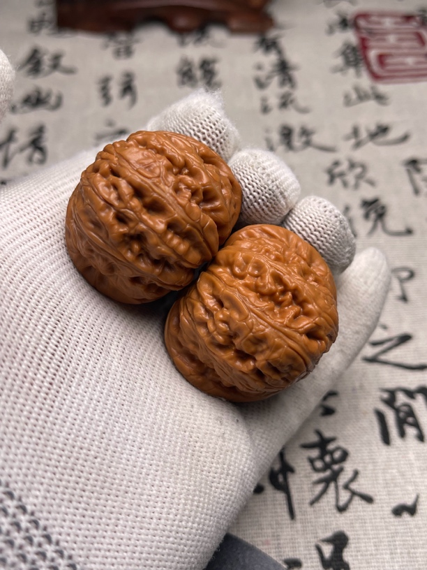 1116004平谷元宝狮子头文玩核桃打底款 尺寸:边39肚41高31