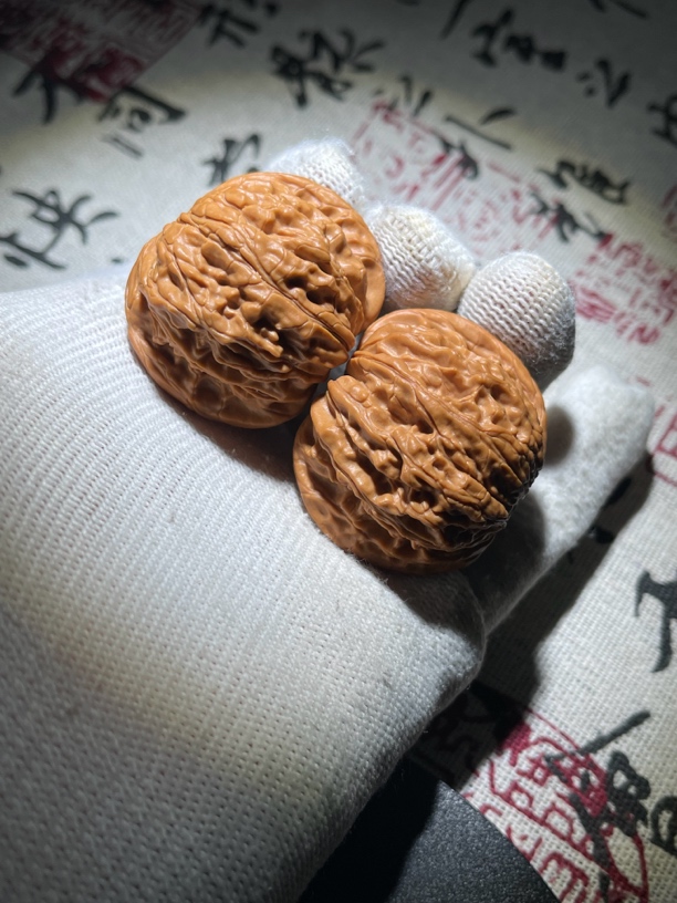 1026004全品无修磨盘狮子头文玩核桃精品 尺寸:边37肚36高31