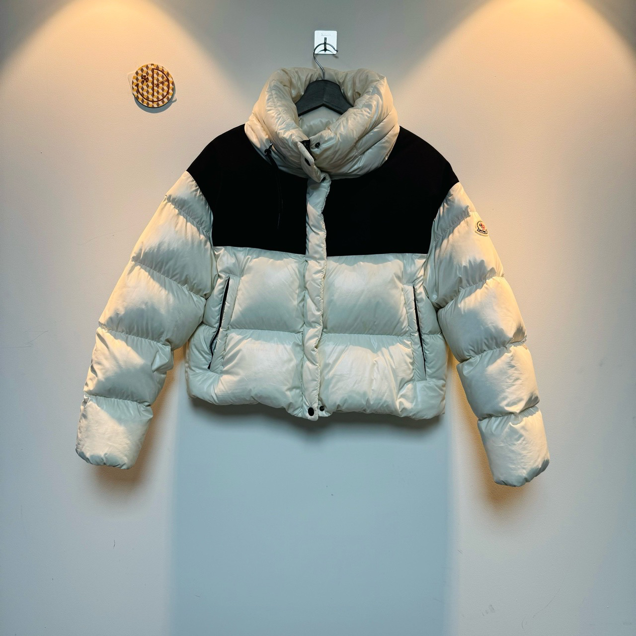 Moncler 蒙口 拼色手臂 logo 羽绒服