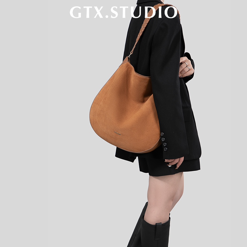 【谷田西】小众秋冬美拉德通勤托特包大容量松弛麂皮绒马鞍斜挎大包