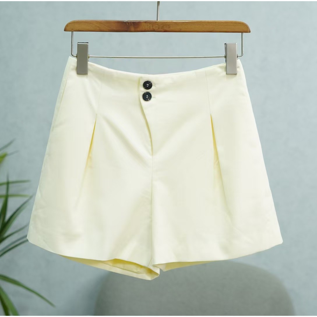 枺系列  WY751   女装简约时尚短裤杏色E3224004