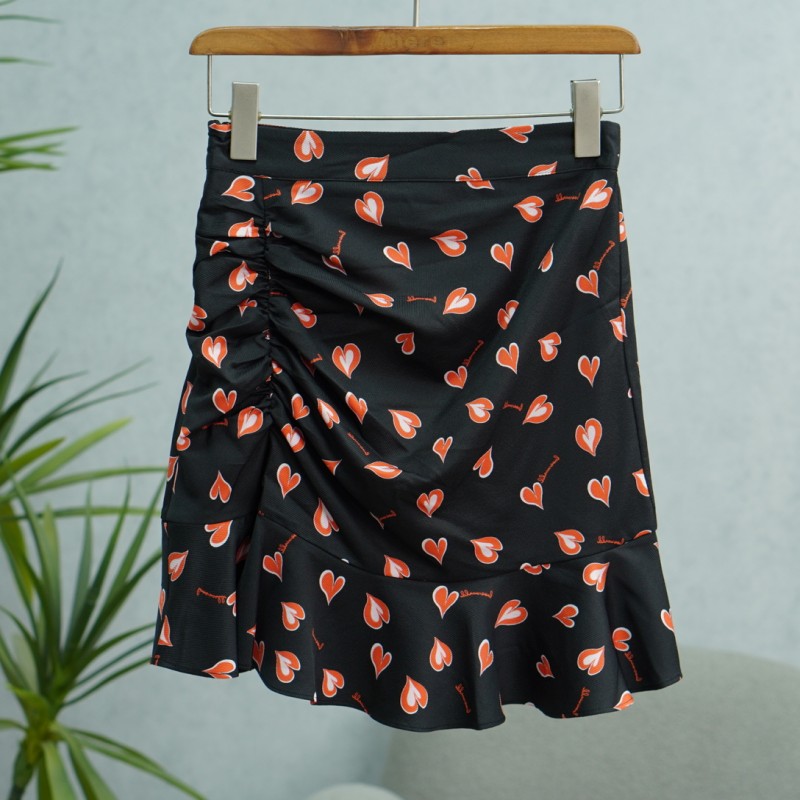 LI丽系列  S150   女装时尚撤柜爱心半身裙黑色61215101