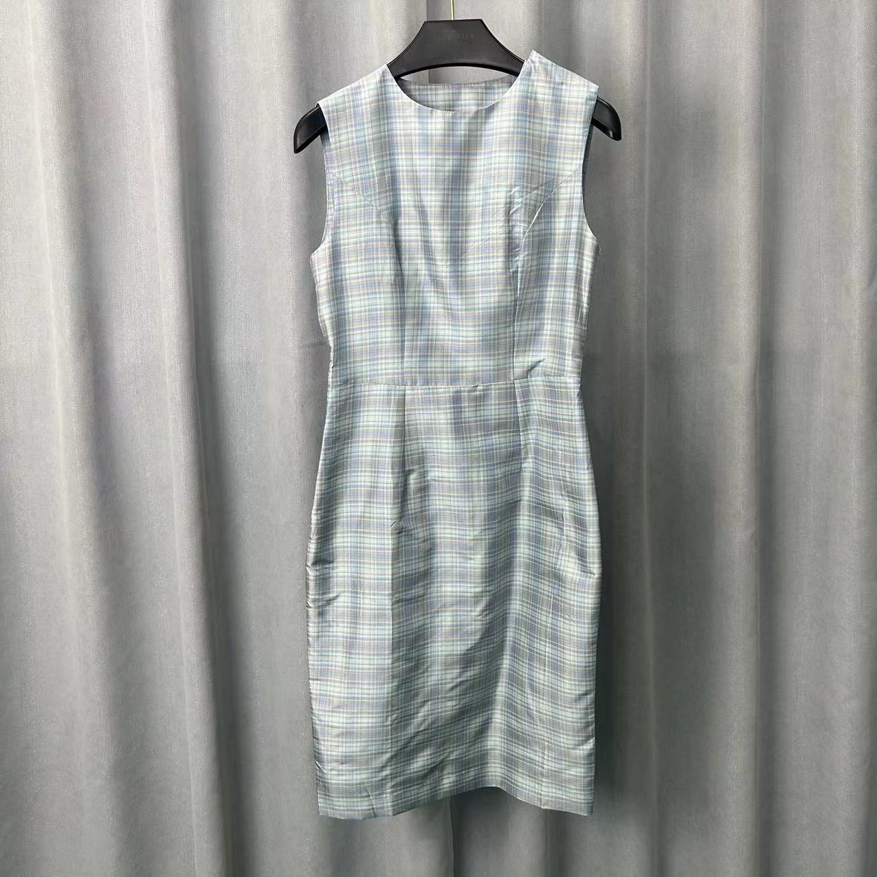 Z487   女装新款简约时尚夏款背心连衣裙蓝格1227221211