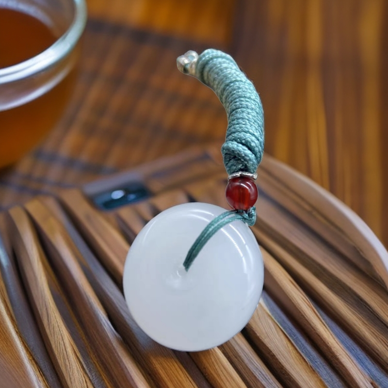 天山翠白月光冰底平安扣吊坠