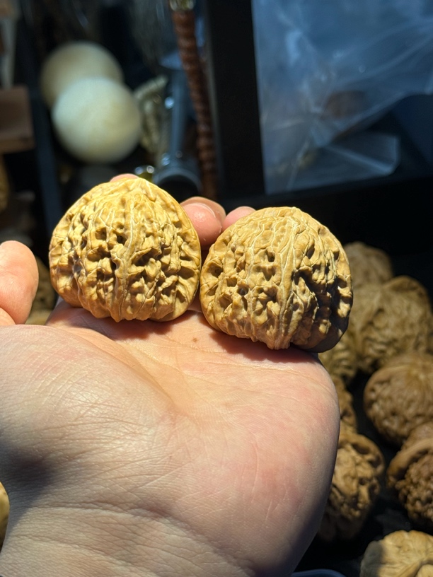 42全品三角白 原状不打药 有皮质有克重 文玩核桃 一图一物