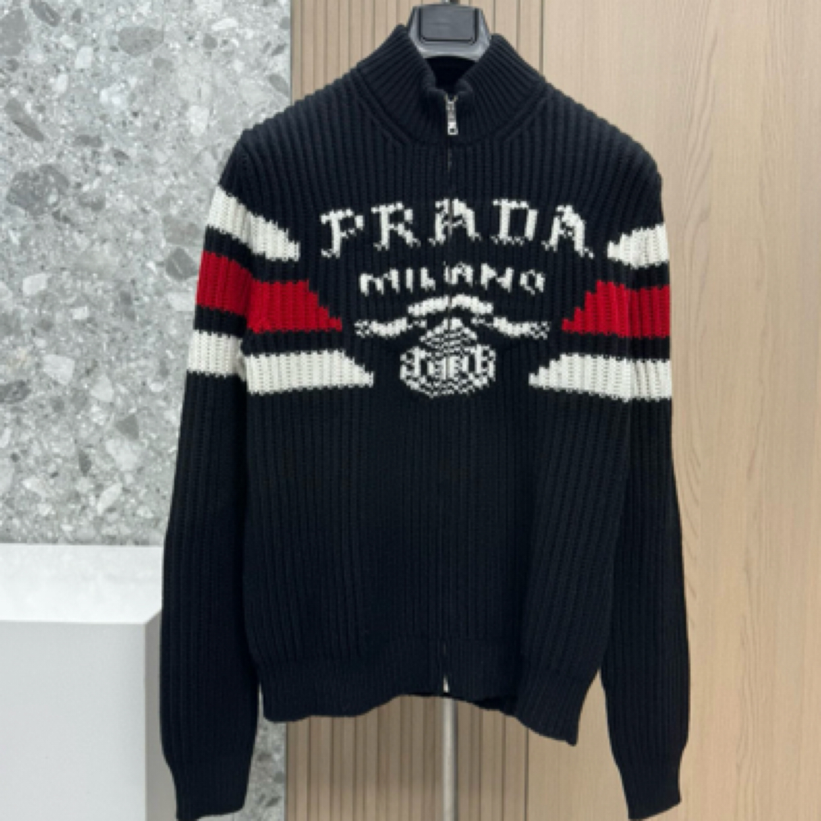未使用 Prada/普拉达 131158 男款山羊绒针织夹克外套