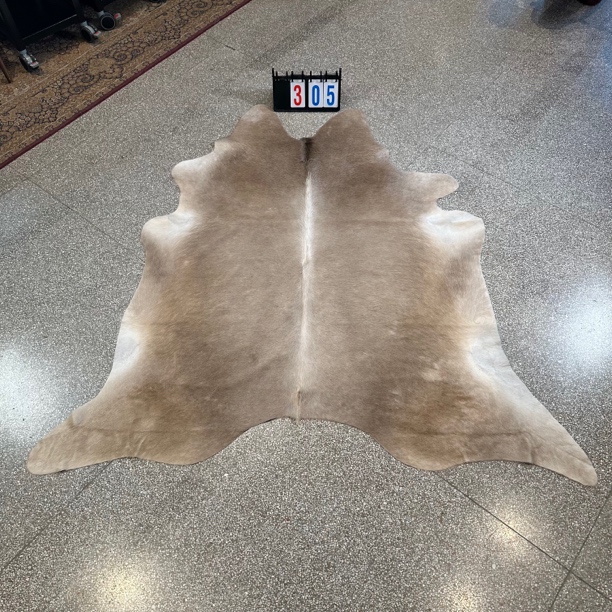 【本尼家】Q305 220*210巴西进口整张牛皮地毯轻奢