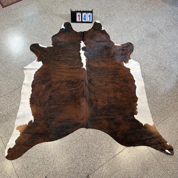 【本尼家】Q141 245*210巴西进口整张牛皮地毯轻奢