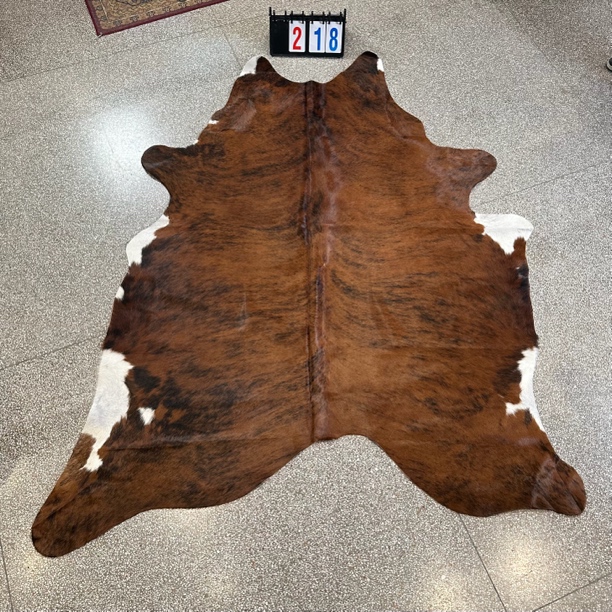 【本尼家】Q218 235*195巴西进口整张牛皮地毯轻奢