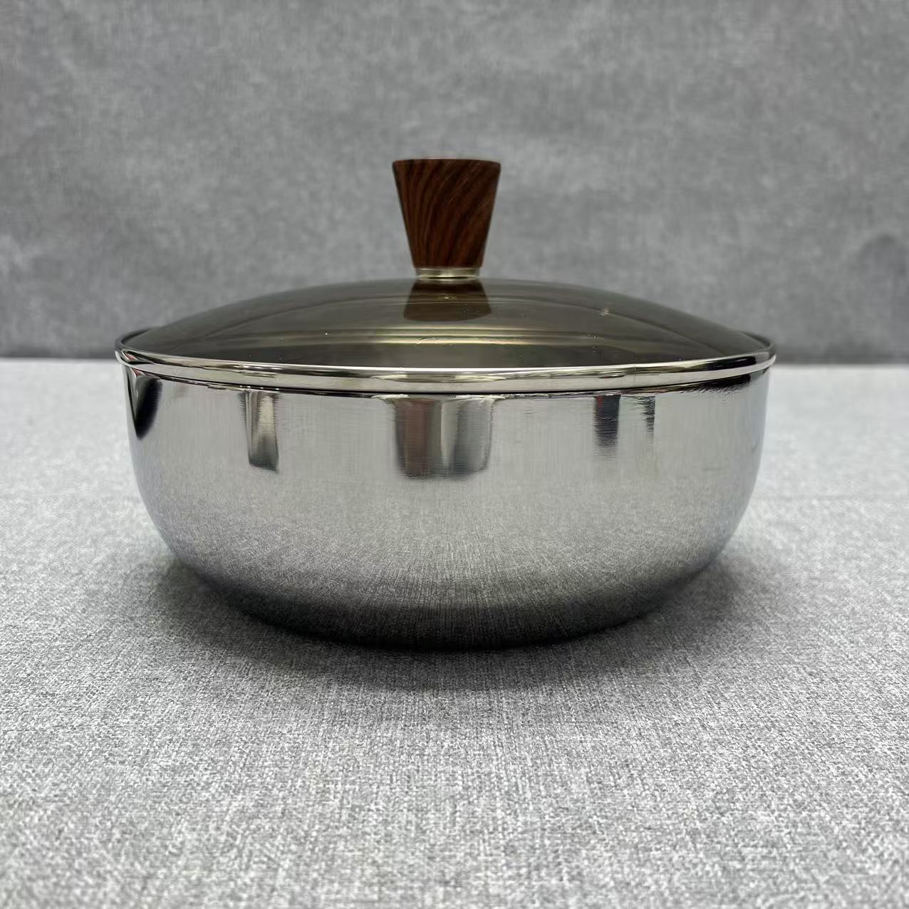 6-014 不锈钢和面盆 带盖 亮面 24*9cm 重约1.49kg