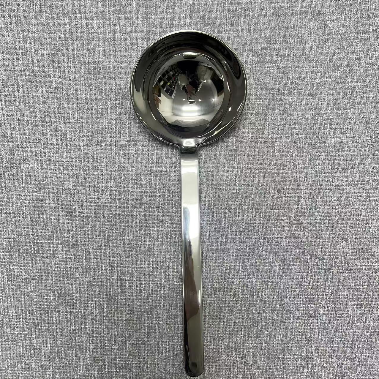 1-040 不锈钢勺 厚柄勺 长柄深口地球勺 长约26cm