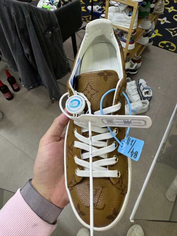 Lv浅咖色老花板鞋 38