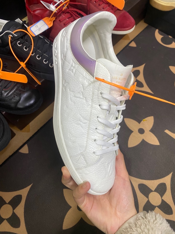 Lv 41 白老花压印镭射