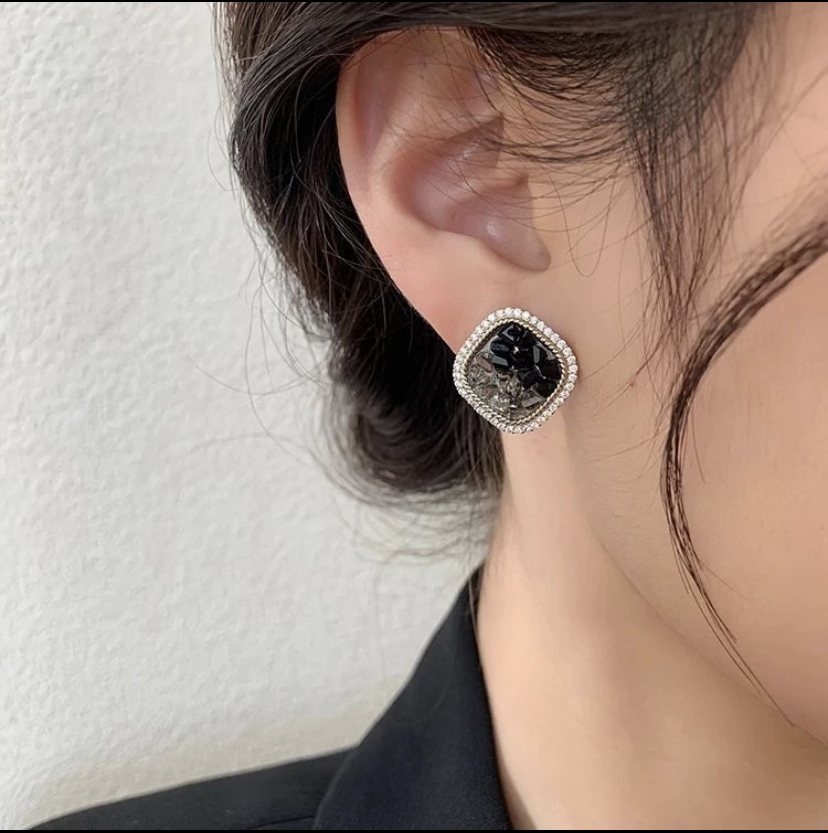 铜合金耳饰 复古轻奢几何方形耳钉百搭渐变黑精致气质法式设计感