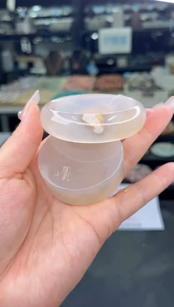 【闪购商品】石英质玉手镯未镶嵌50圈口（赠品镯心）3151016