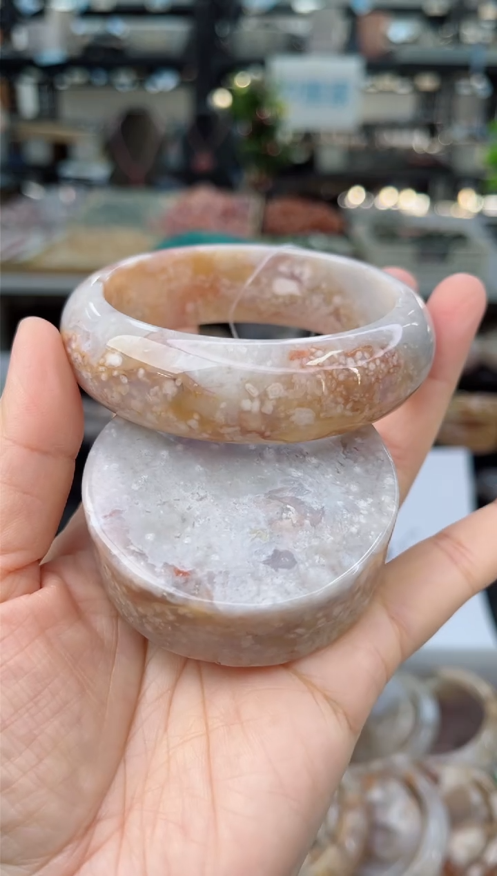 【闪购商品】石英质玉手镯未镶嵌59圈口（赠品镯心）1227040