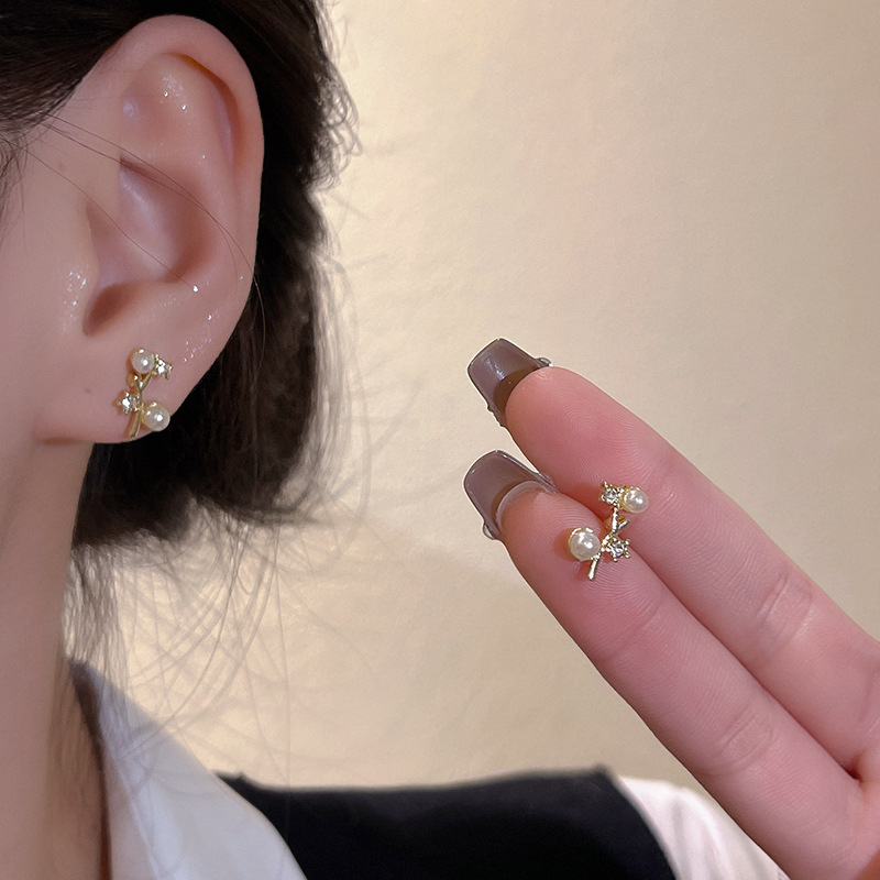 春夏小清新树枝珠珠耳钉女ins风小巧简约网红耳环森系