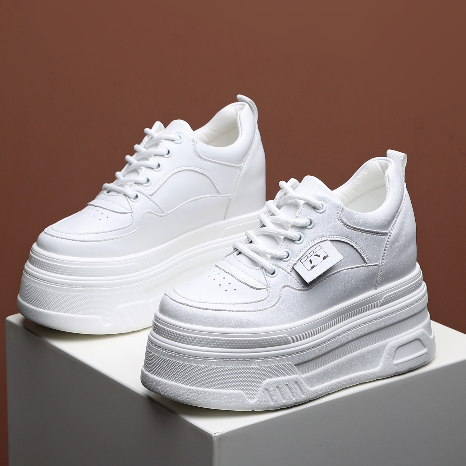 12公分内增高2024春新款真皮百搭小个子显瘦爆款透气厚底小白鞋女