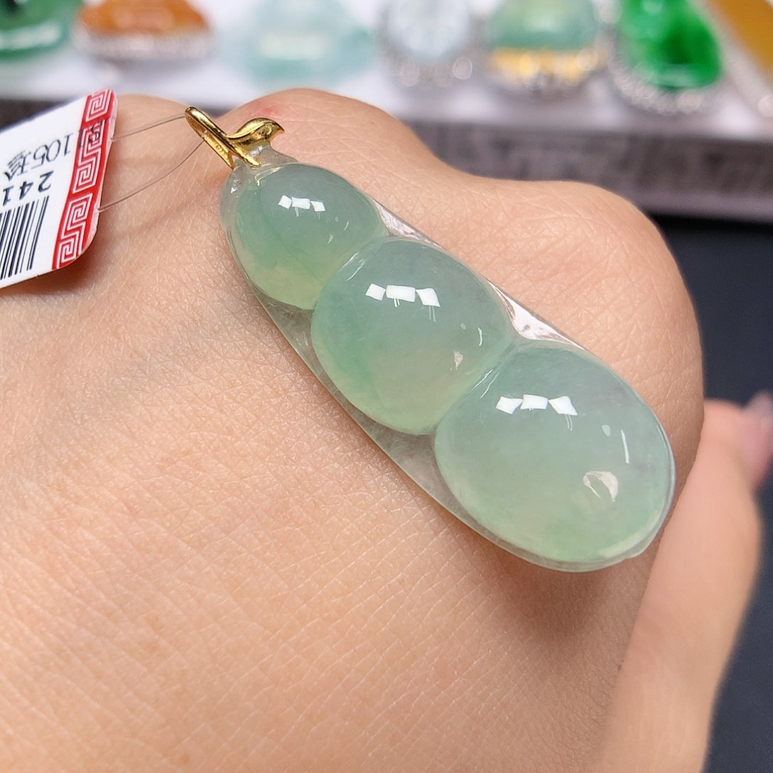 翡翠颈饰18K金镶嵌福豆