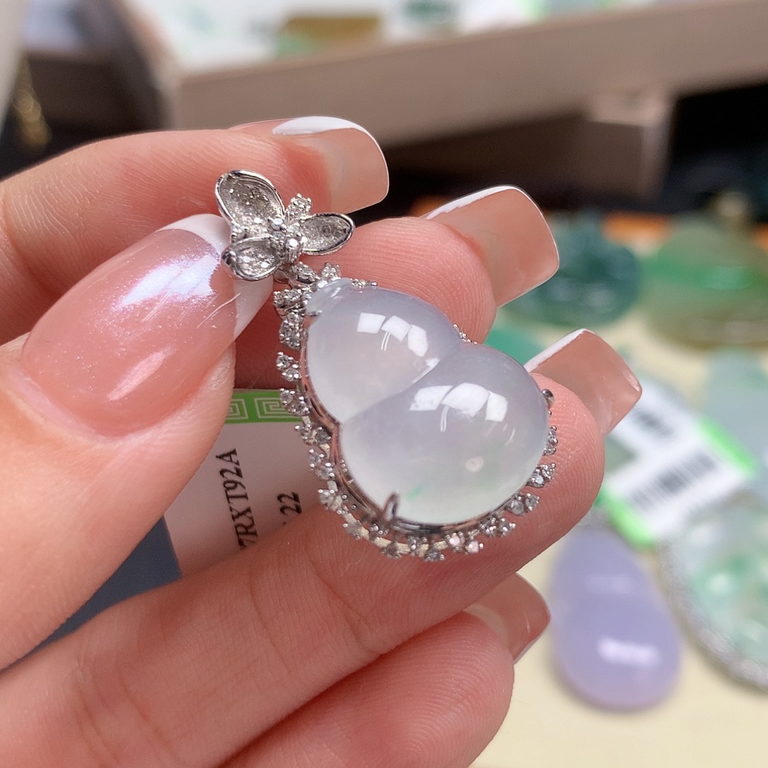 翡翠颈饰18K金镶嵌88888888