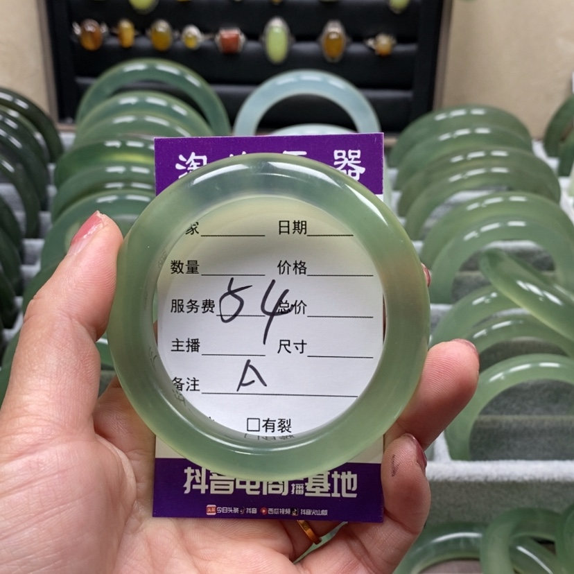 【闪购商品】蛇纹石玉手镯未镶嵌一*