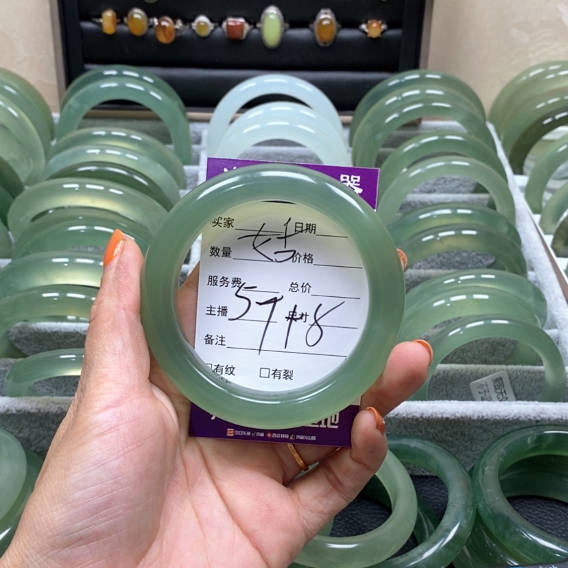 【闪购商品】蛇纹石玉手镯未镶嵌陳*娘