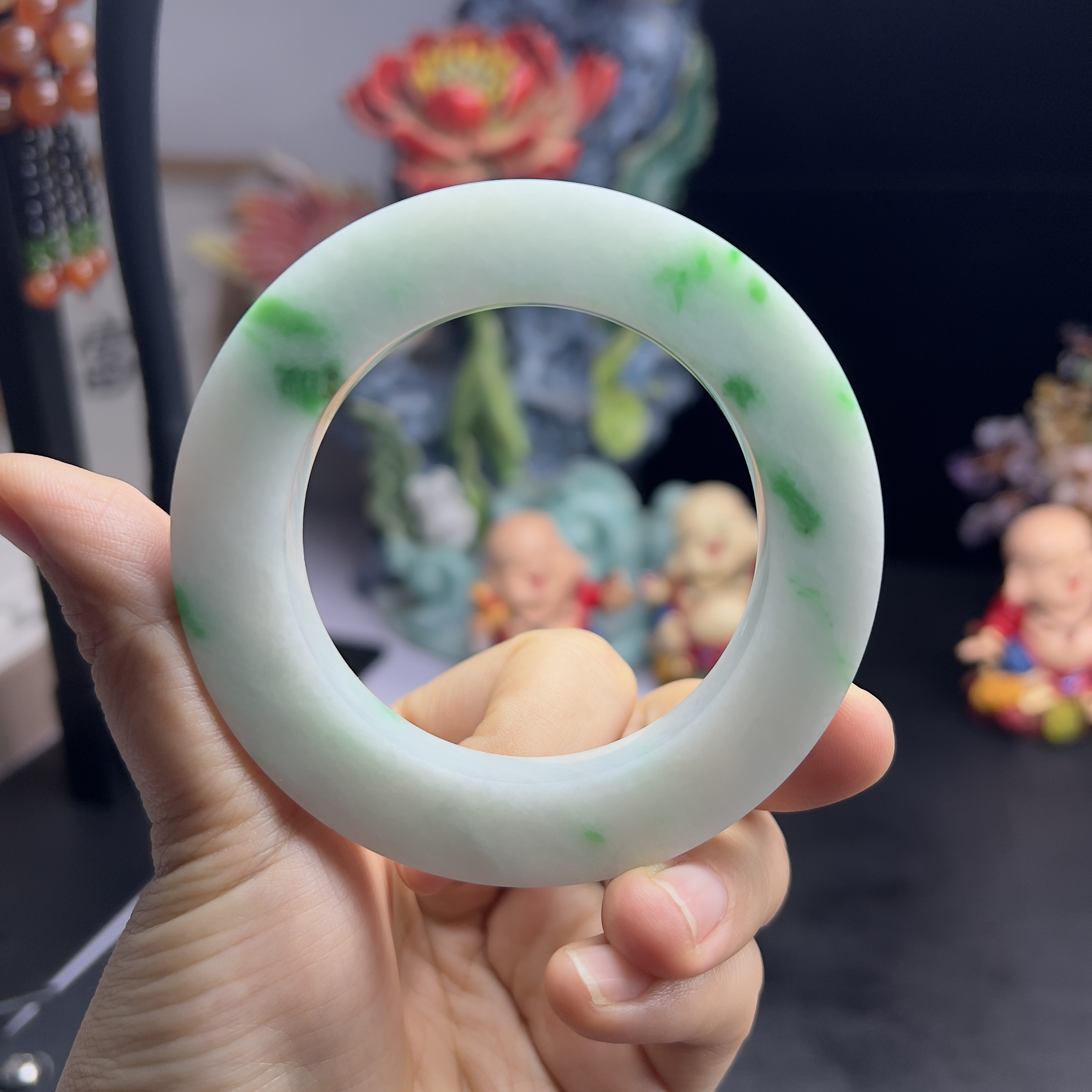 天然缅甸翡翠A货糯种白底青飘花圆条女款时尚未抛光玉手镯