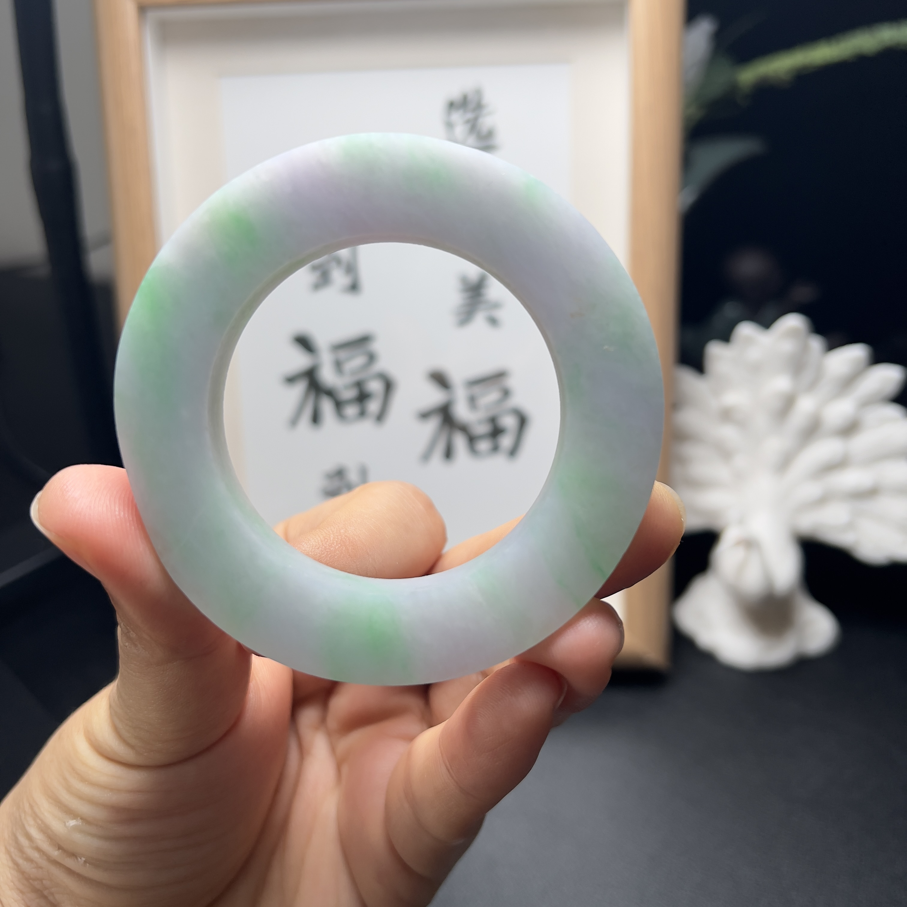 天然缅甸翡翠A货糯种春彩圆条未抛光玉手镯