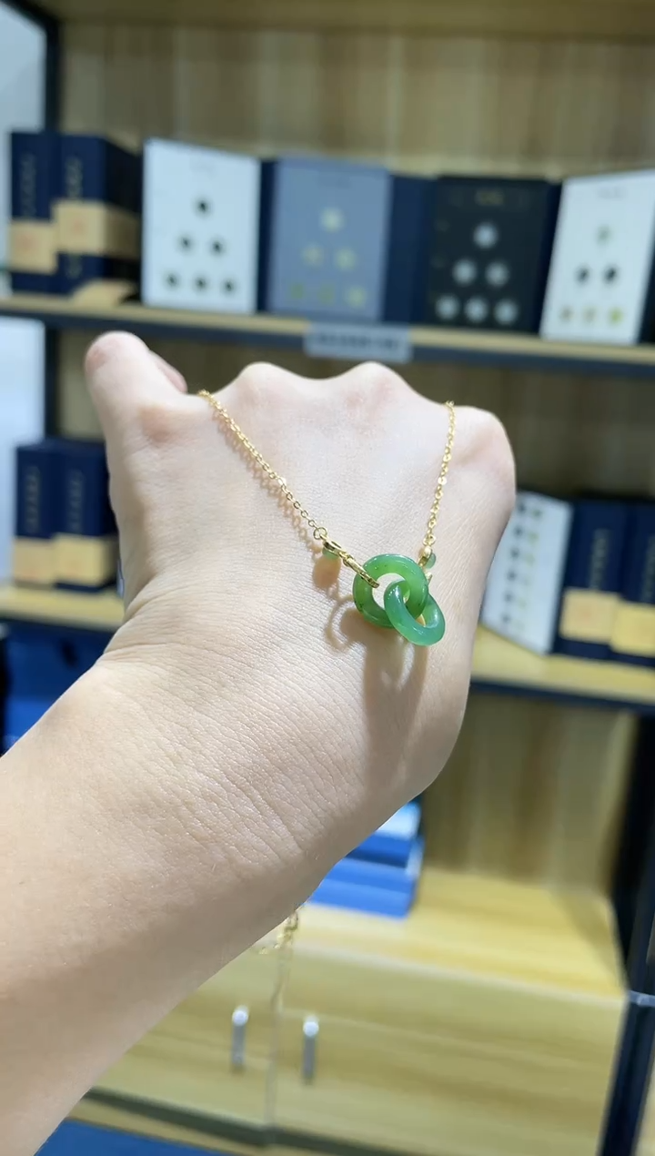 【闪购商品】和田玉吊坠(不含链)银S925镶嵌环环相扣吊坠