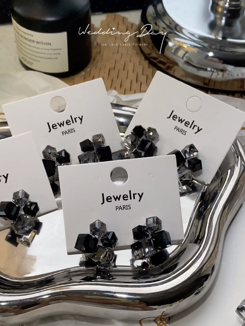 铜合金耳饰 爆款黑色百搭方糖四方锆石耳钉