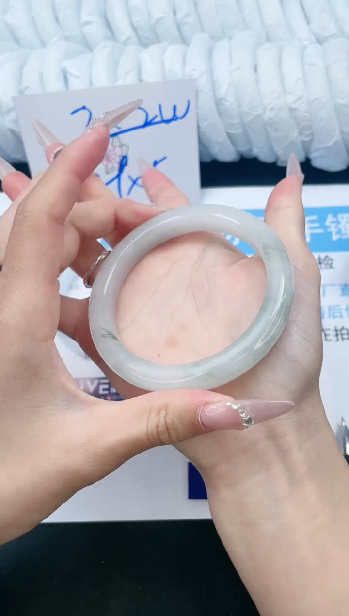 【闪购商品】石英质玉手镯未镶嵌A88-60.1