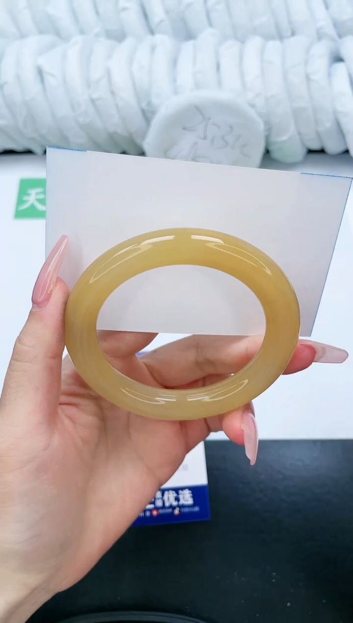 【闪购商品】石英质玉手镯未镶嵌T295-56.7