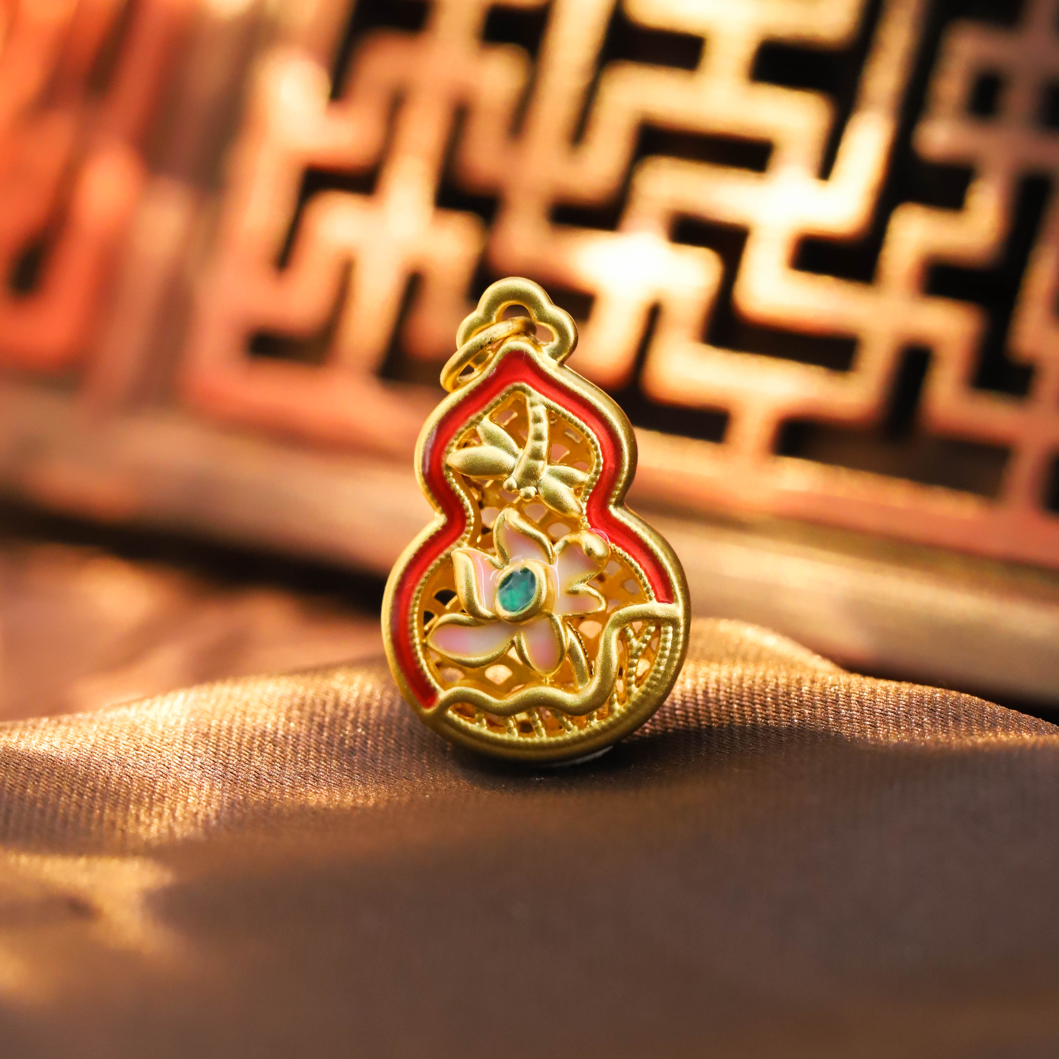 福满圆珠宝3 足金 蜻蜓葫芦吊坠（送合金链）多样性发货