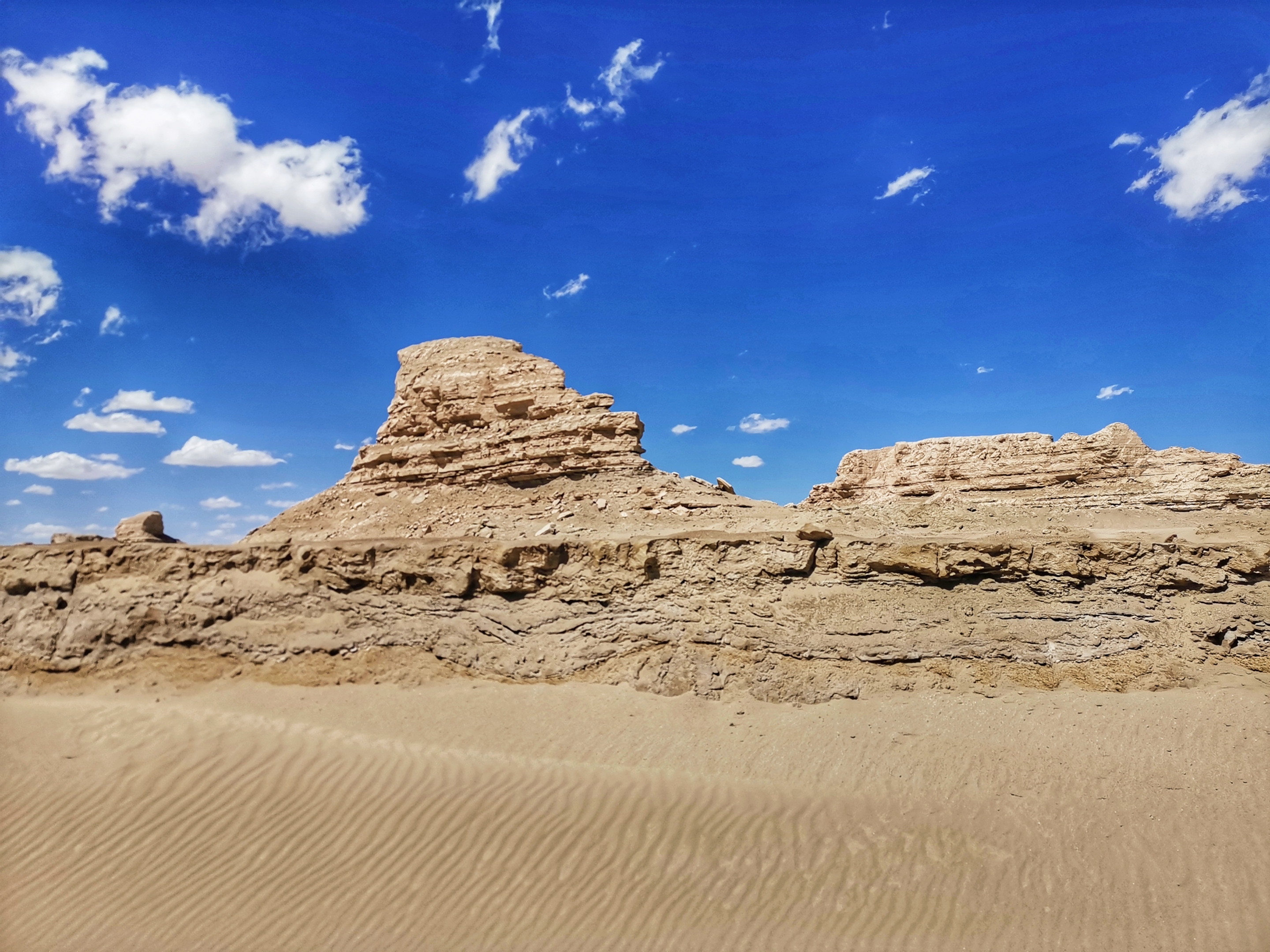 自然风光，观音居家摆件黄色雕刻，精美风化老料