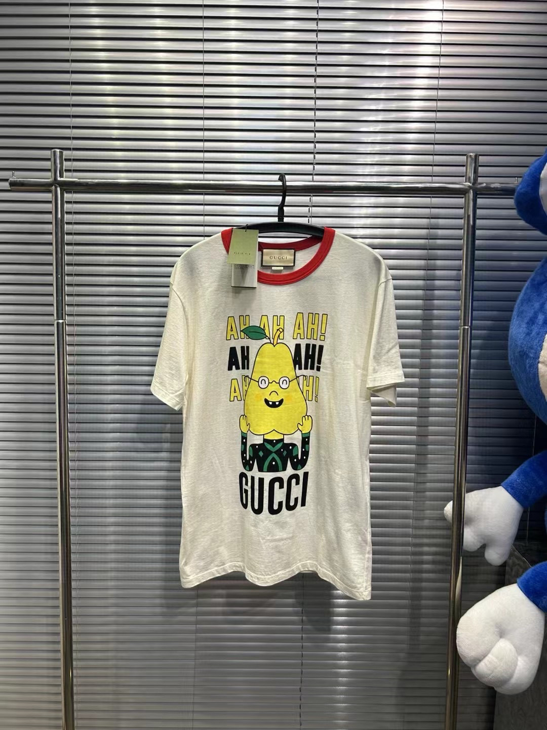 Gucci 卡通图案梨子人印花字母象牙白短袖/xs码/新同/平台1799