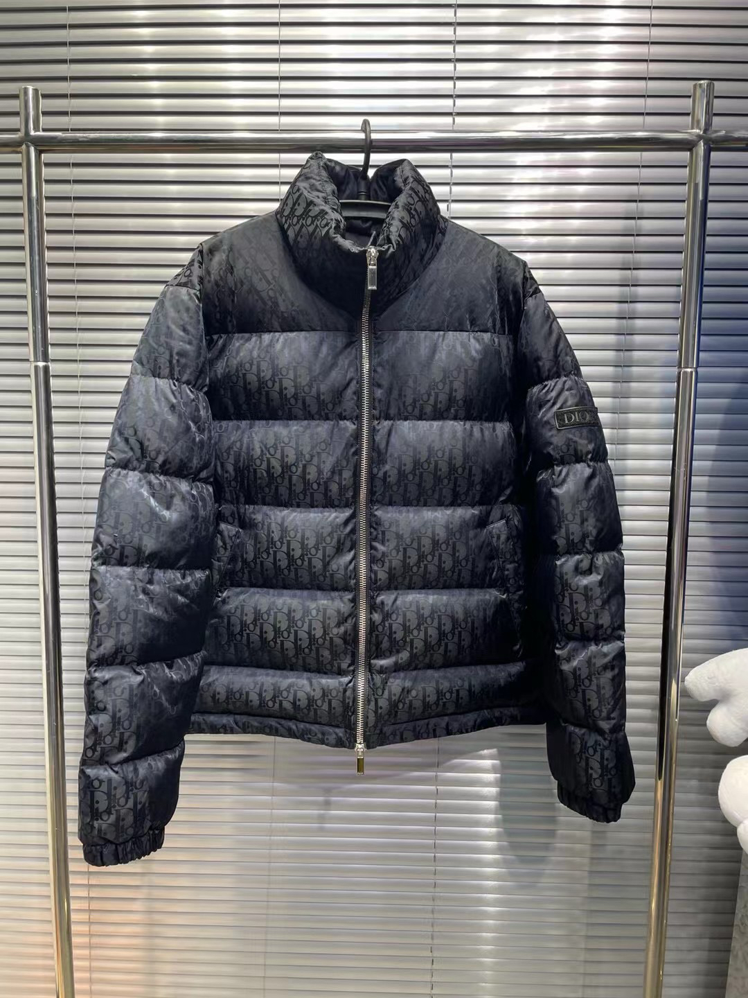 Dior 经典爆款 暗纹满印黑色羽绒服 50尺码/全新/平台21137