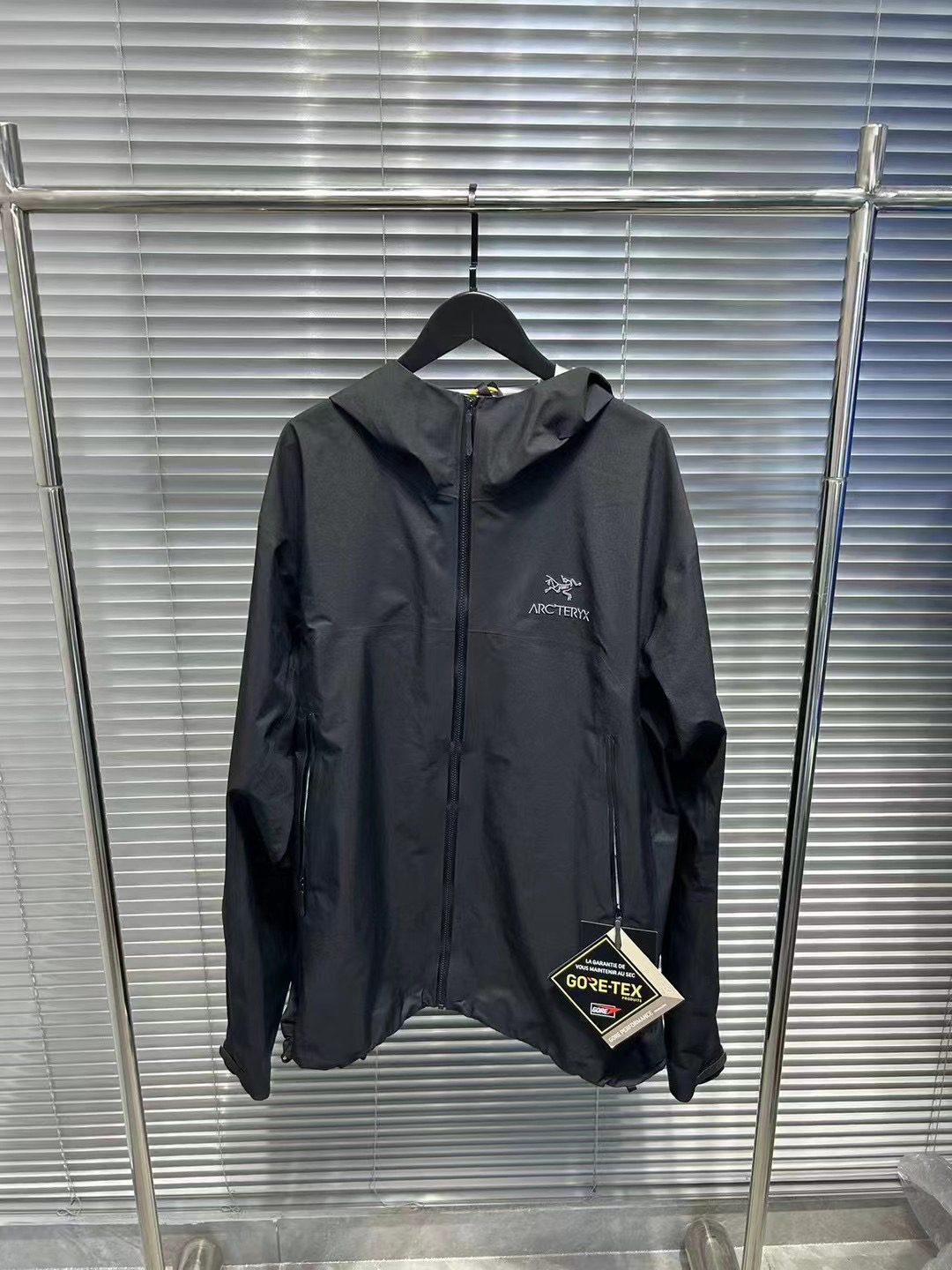 始祖鸟爆款 jacket系列硬壳冲锋衣xl尺码/全新保存品/平台3529