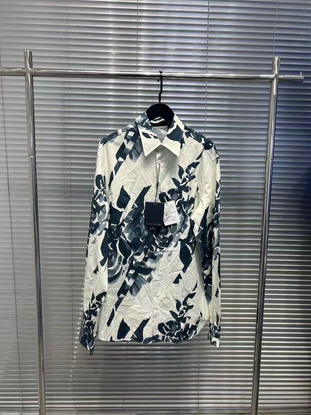 Louis Vuitton24ss水墨渲染花卉白色衬衫/M码/全新/平台7759