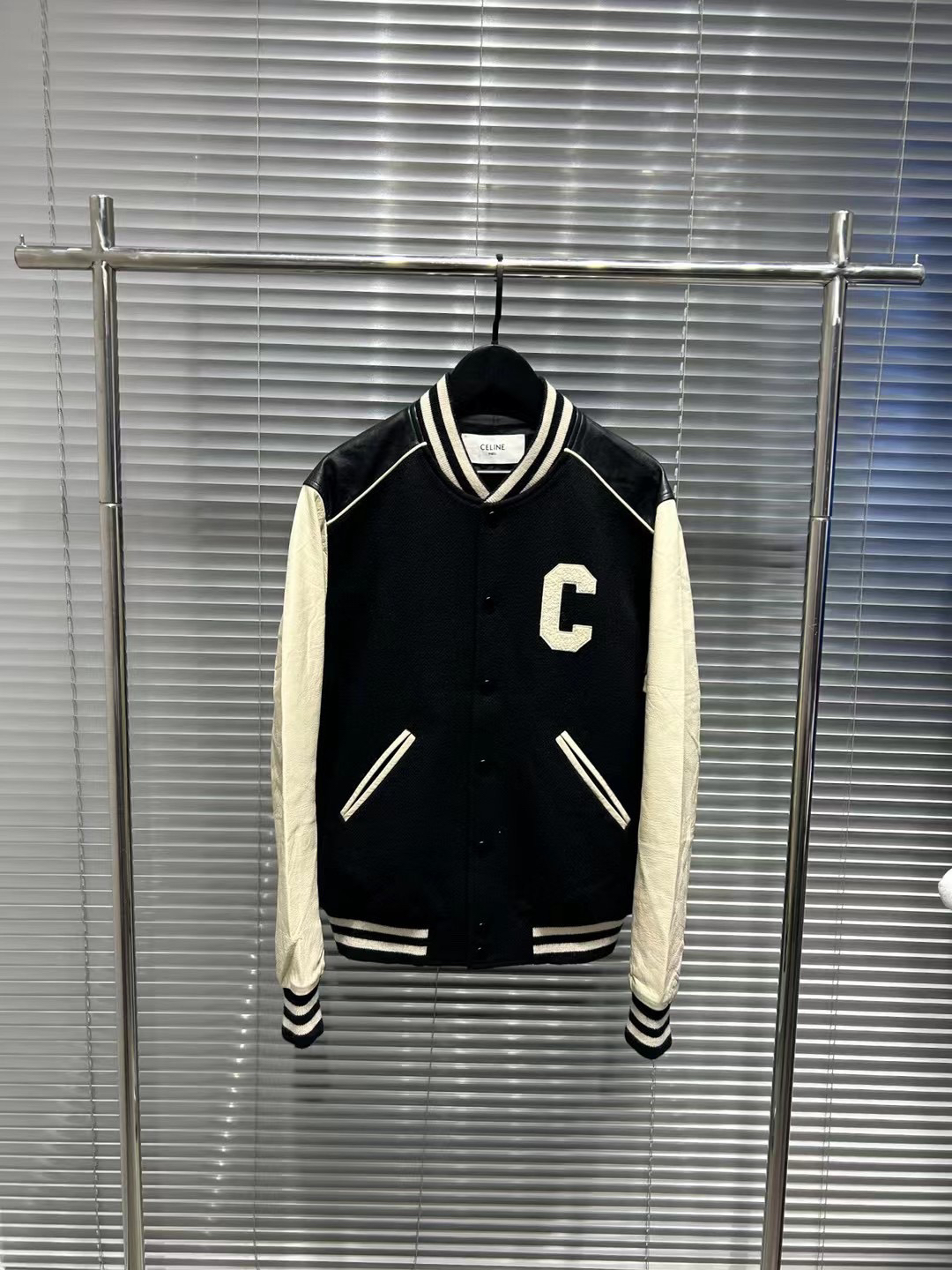 Celine字母C 黑白皮袖棒球服 46尺码/毒20481/全新