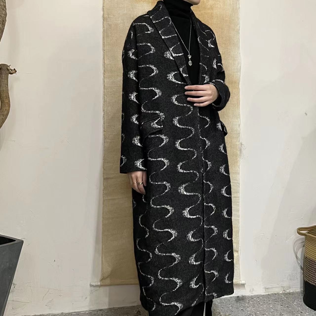 NatureDye 【美侖美奂】TG5510748 秋冬款百搭文艺小众水波纹外套 