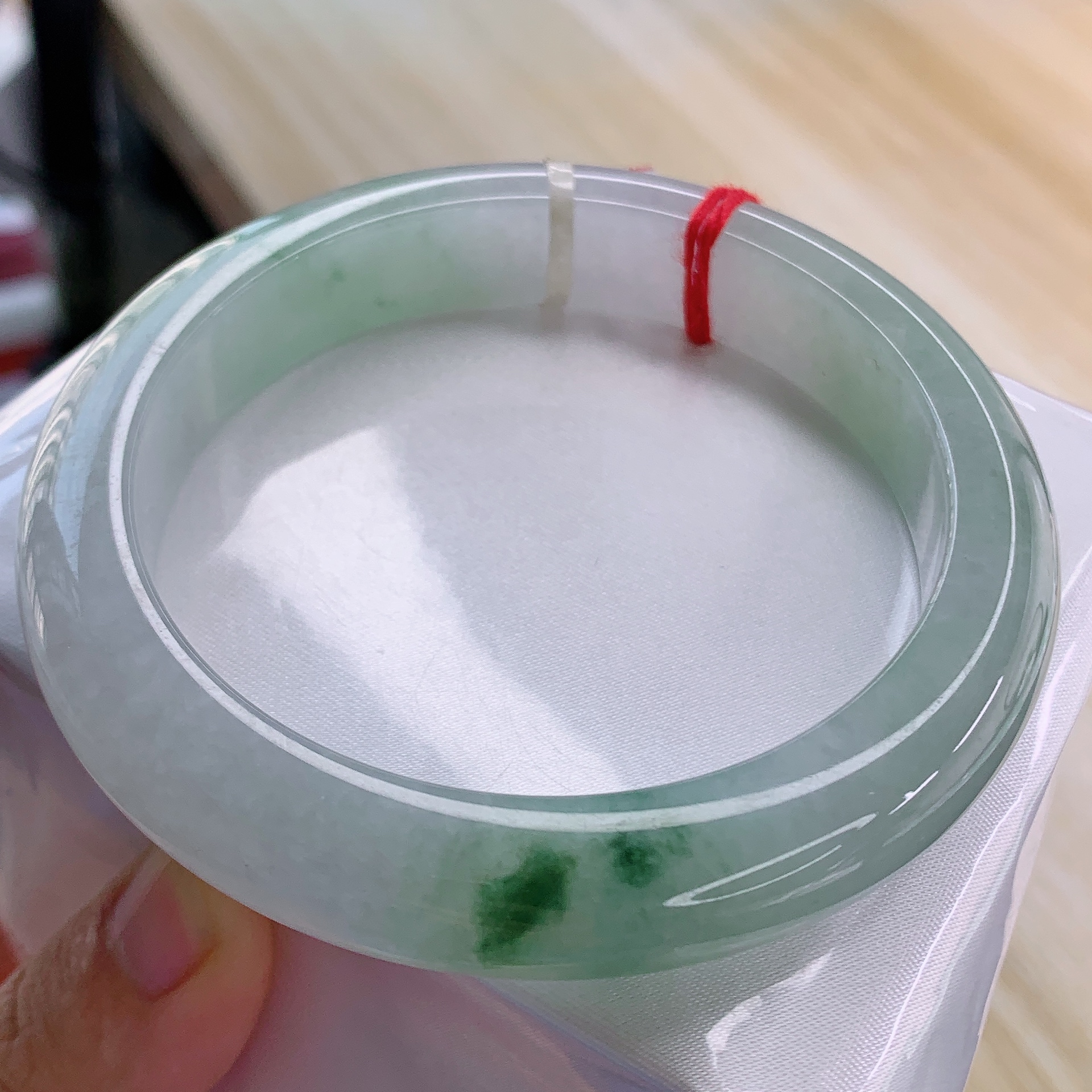 60.3圈口天然缅甸A货飘花翡翠宽边手镯