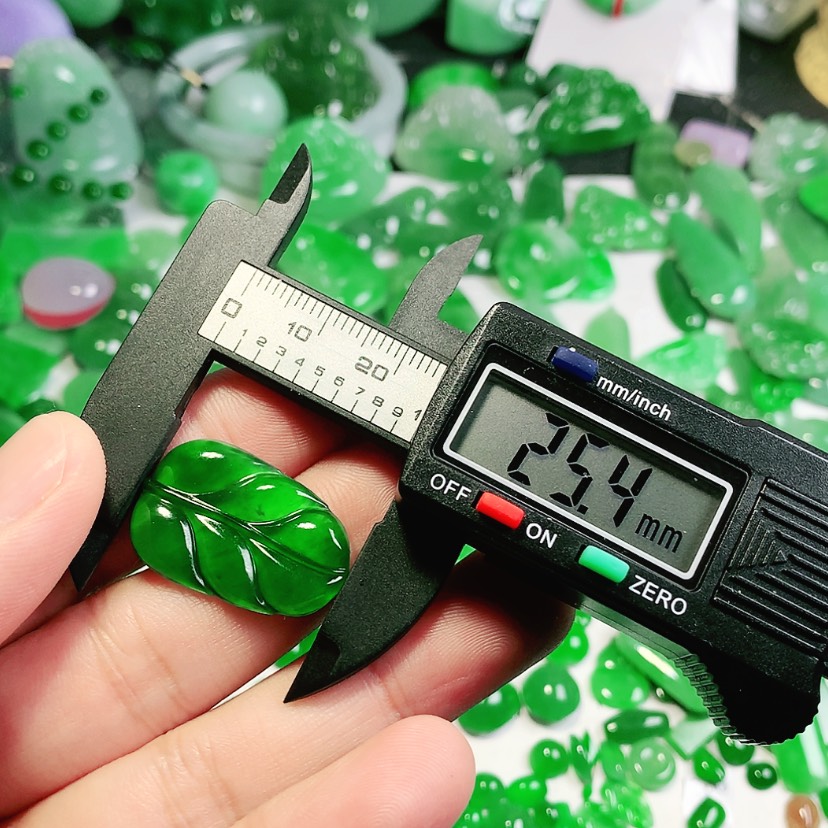 【闪购商品】翡翠挂件未镶嵌东***大