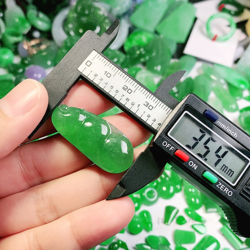 【闪购商品】翡翠挂件未镶嵌张*柒