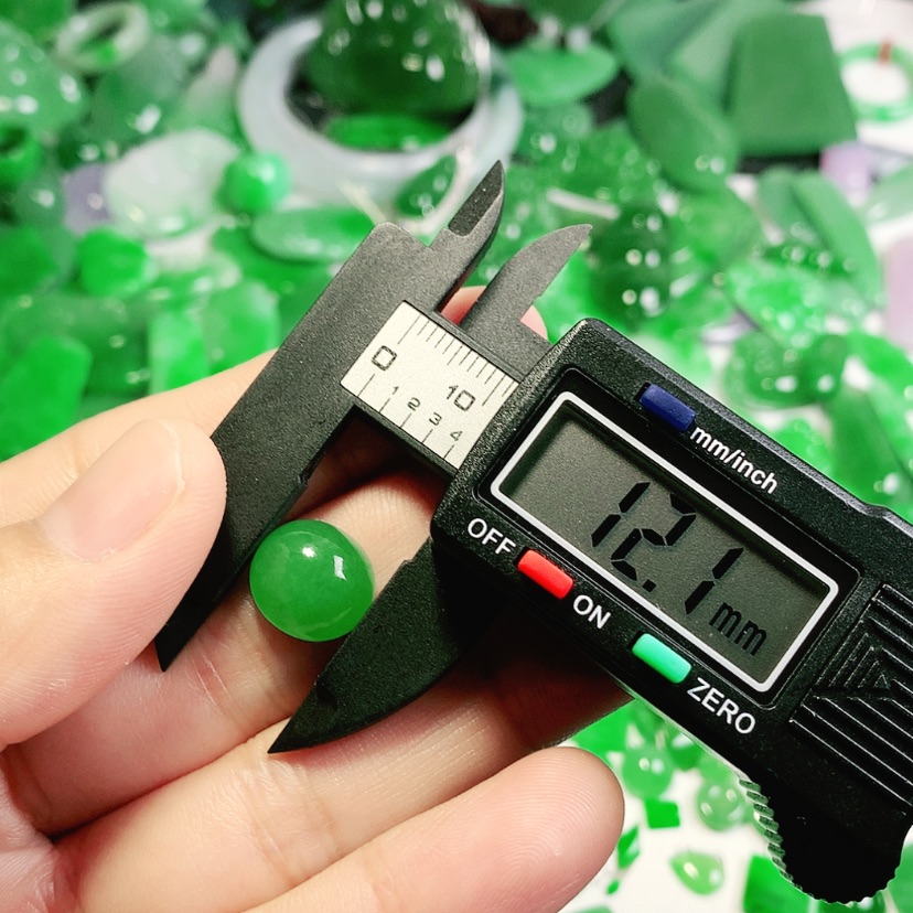 【闪购商品】翡翠挂件未镶嵌谦**叶