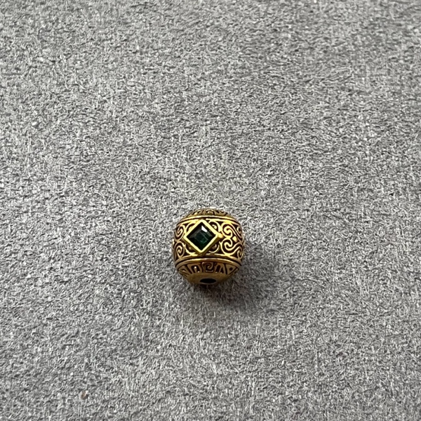 黄铜做旧唐草纹镶嵌桶珠